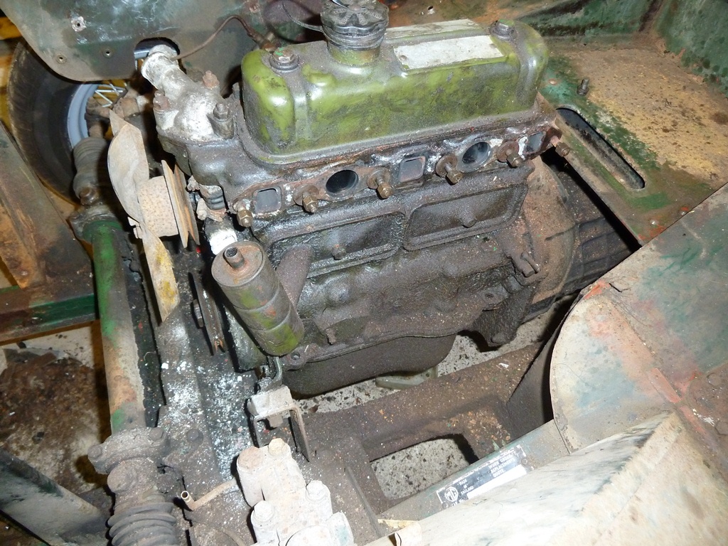 Amateur big black butt in lady old Mg midget engine removal